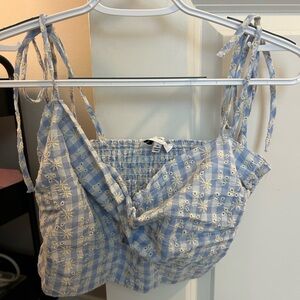 Shoulder tie top with flowers!!!